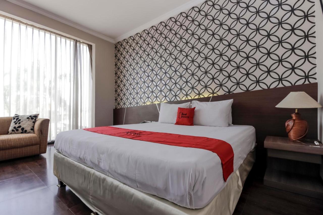 Reddoorz Plus Near Grage City Mall Cirebon Bagian luar foto