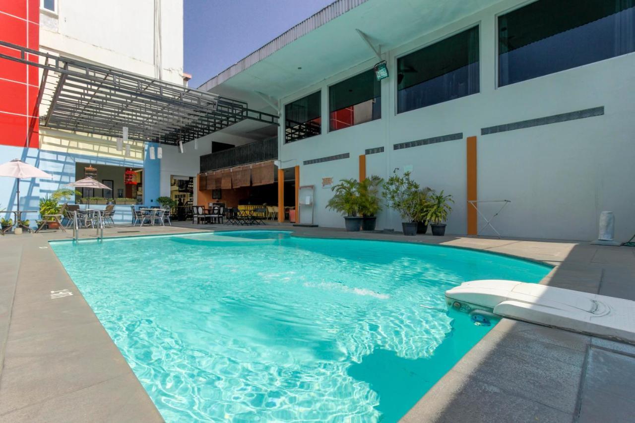 Reddoorz Plus Near Grage City Mall Cirebon Bagian luar foto