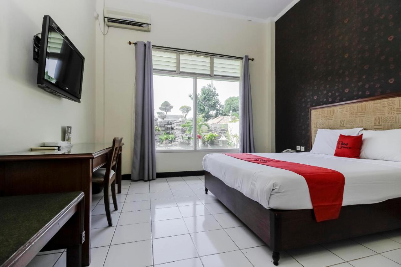 Reddoorz Plus Near Grage City Mall Cirebon Bagian luar foto