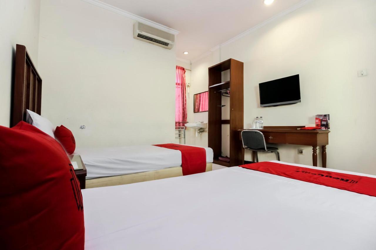 Reddoorz Plus Near Grage City Mall Cirebon Bagian luar foto