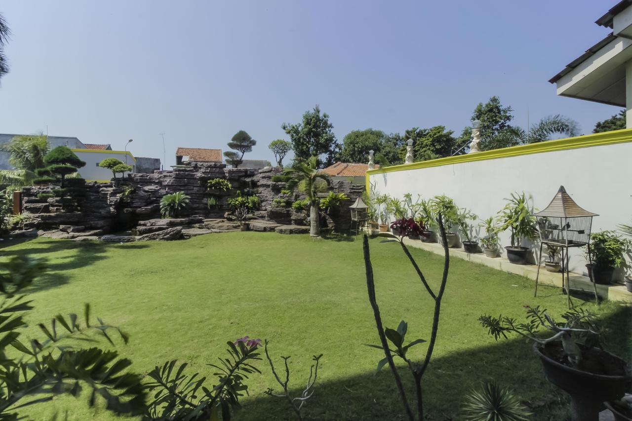 Reddoorz Plus Near Grage City Mall Cirebon Bagian luar foto