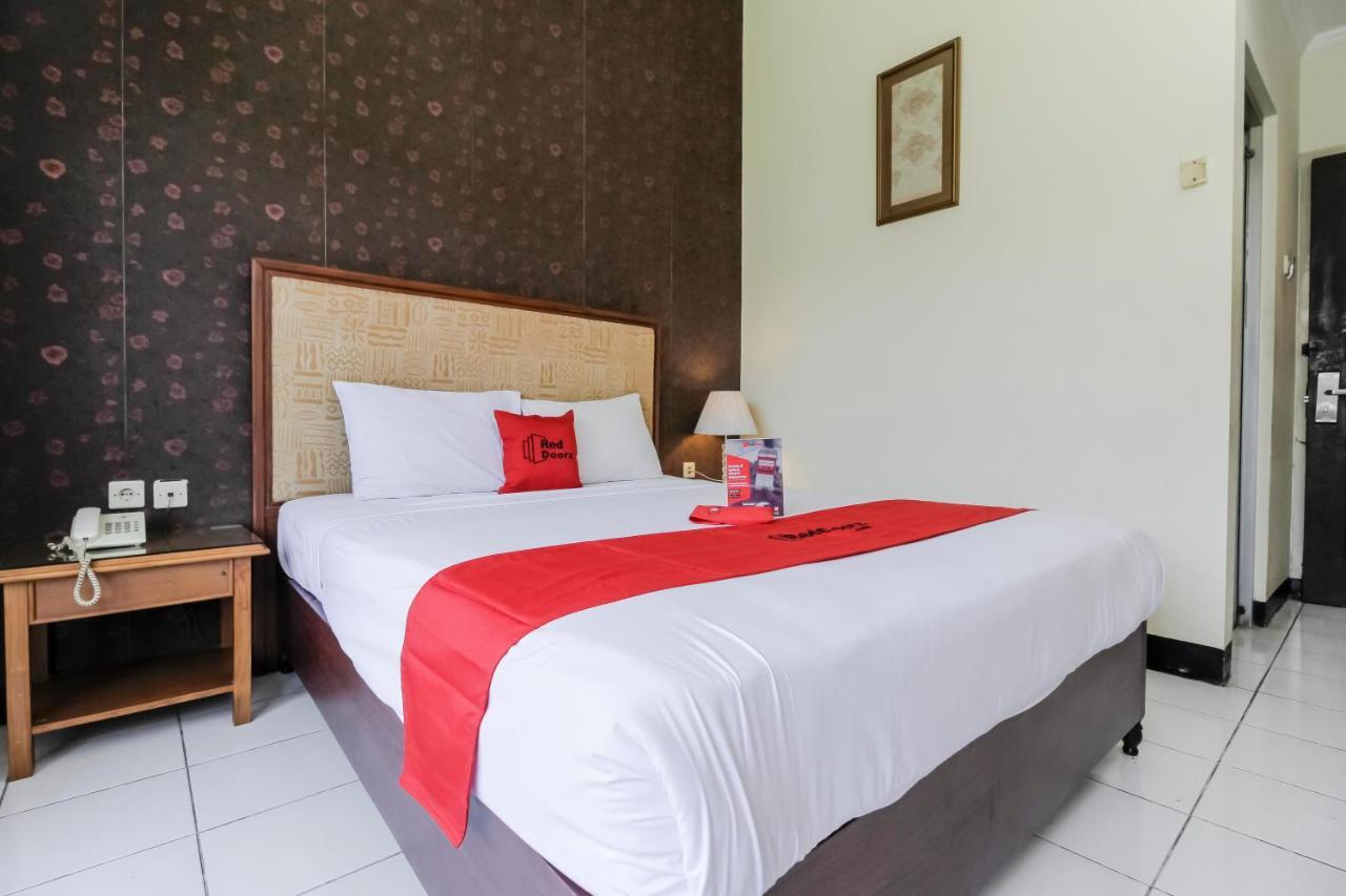 Reddoorz Plus Near Grage City Mall Cirebon Bagian luar foto