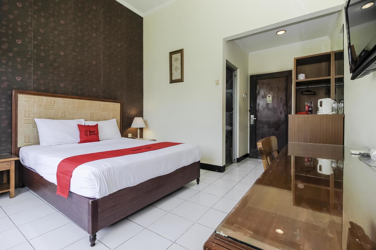 Reddoorz Plus Near Grage City Mall Cirebon Bagian luar foto